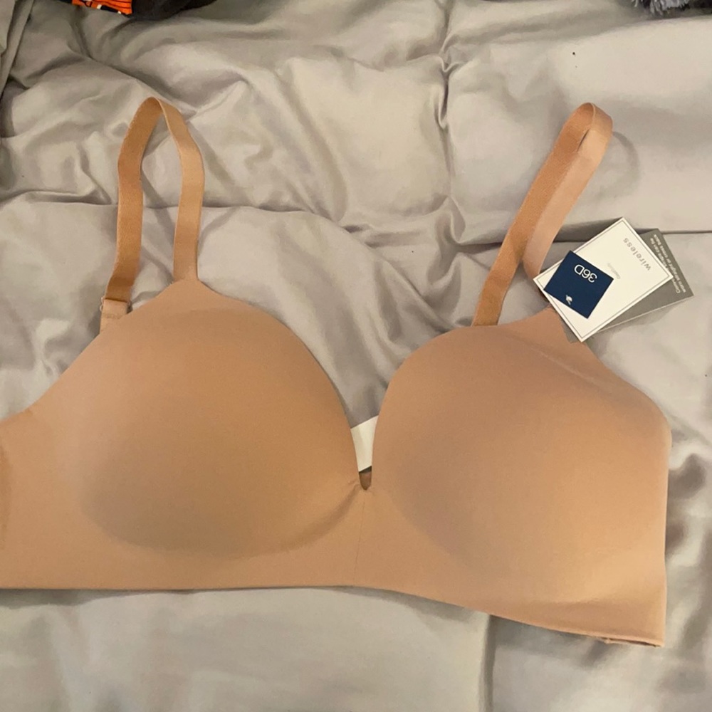 Gap Body wireless nude bra NWT size 36D